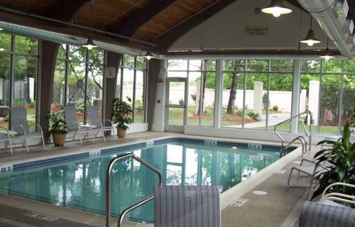 Courtyard Boston Logan Airport pool